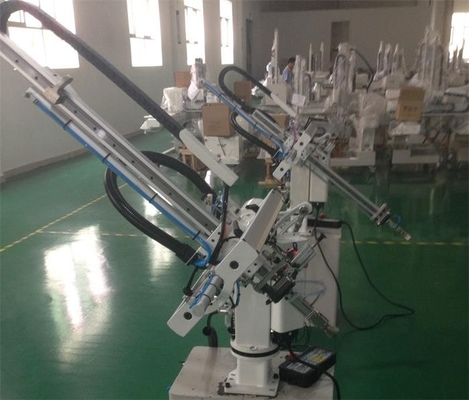 Robots del brazo oscilante del certificado del CE pequeños para la máquina del moldeo por inyección 50~180T